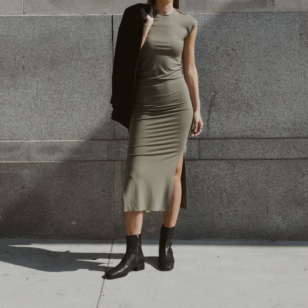Mod Ref Daphne Dress In Olive, Size Small